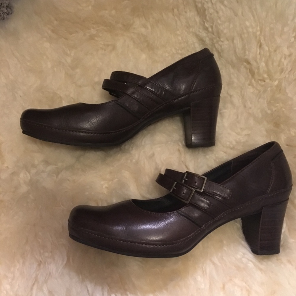 Clarks leather heels